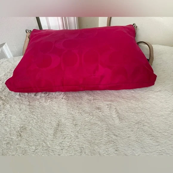 Coach Nylon Crossbody Bag EUC - Picture 3 of 7